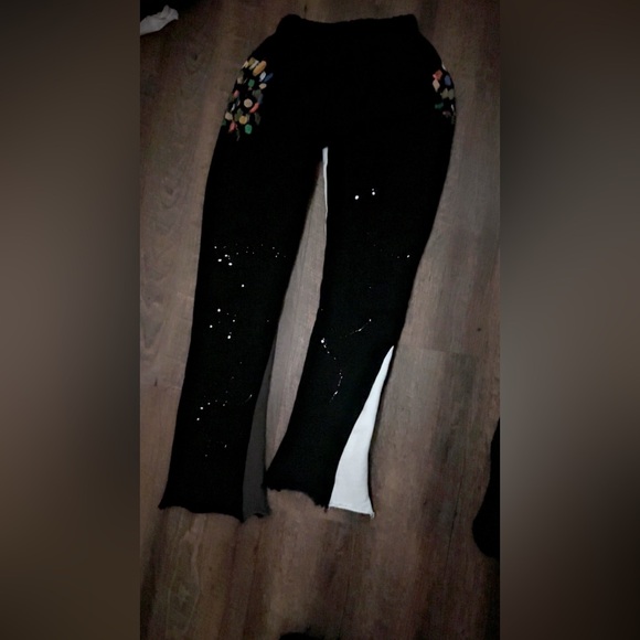 Im saying gallery dept pants size L fit like M - Picture 3 of 6